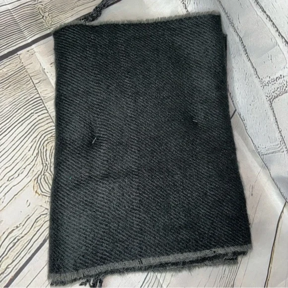 True Religion Hat Scarf Set NWOT - Picture 3 of 3